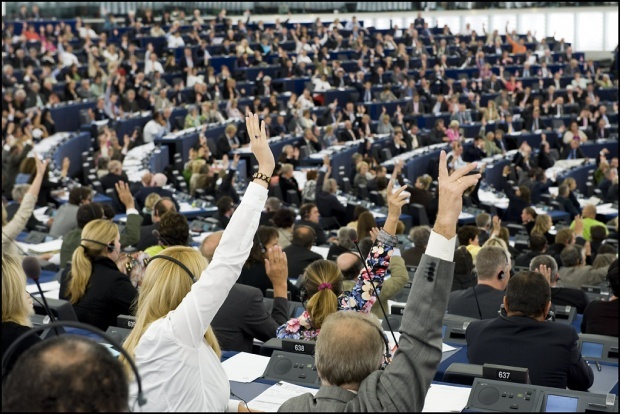 Европарламент готовит резолюцию по визам в США для  граждан ЕС
