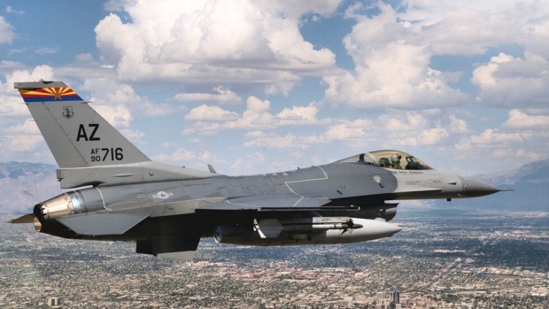 Соглашение о покупке восьми истребителей F16 для ВВС Болгарии будет подписано 10 мая