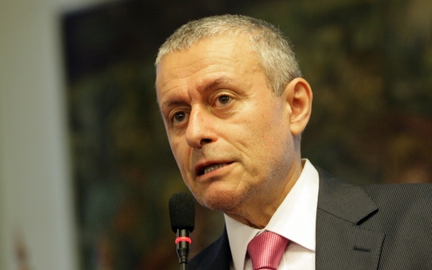 Экс-глава МИД: Борисов должен благодарить меня за каждую перерезанную ленточку