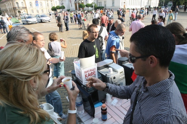 Граждане Болгарии в очередной раз вышли  в Софии „на чашечку кофе“ в знак протеста