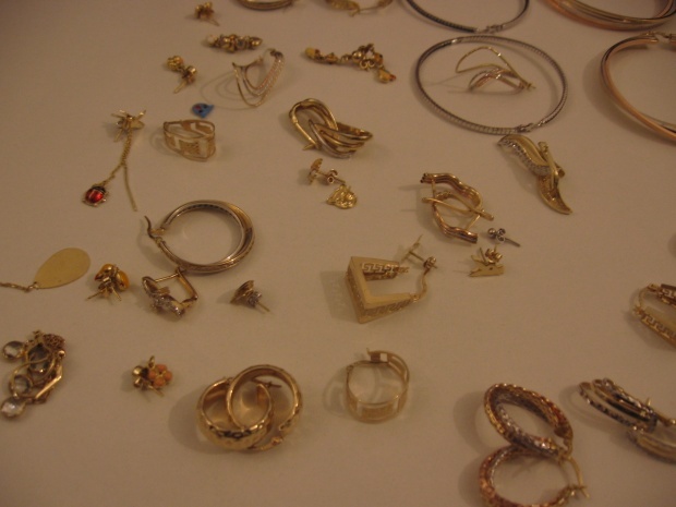 Россиянке продали поддельные драгоценности в болгарском Бургасе