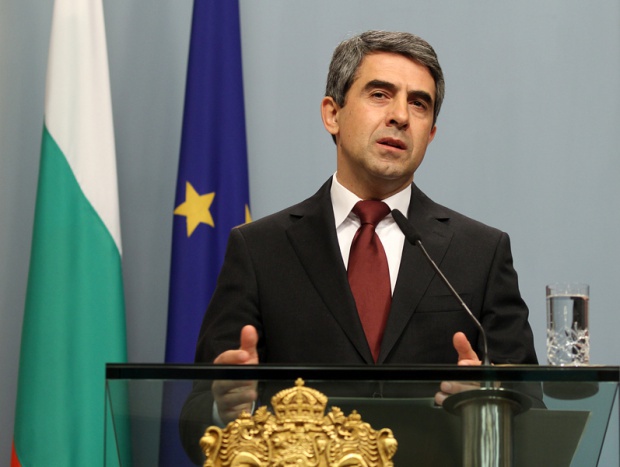 Президент Болгарии: Народ всегда верил в свою армию