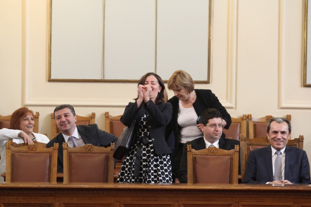 СМИ: Премьер Болгарии уйдет в отставку в среду