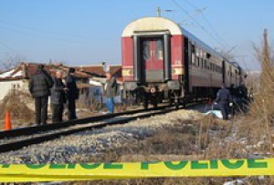 В Болгарии пассажирский поезд врезался в обвалившуюся скалу