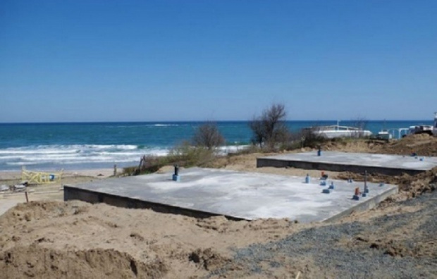 Шеф в министерстве окружающей среды Болгарии уволен из-за бетона на дюнах