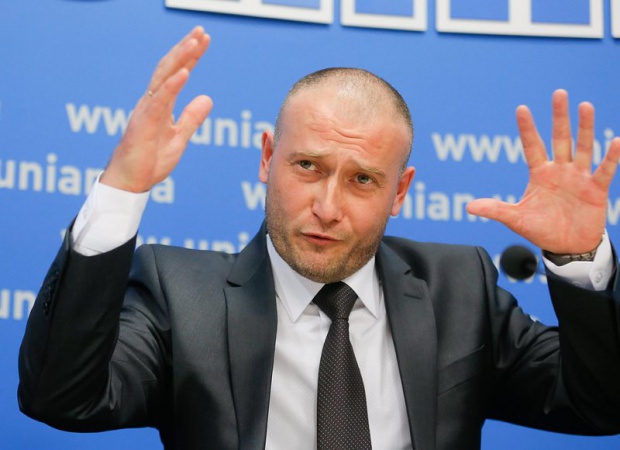 "Правый сектор" вступил в противостояние с милицией на востоке Украины