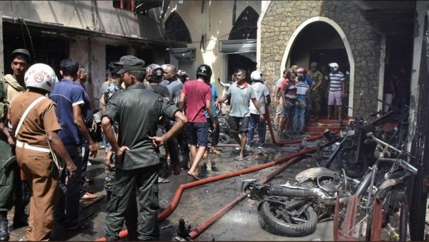 Число жертв взрывов на Шри-Ланке достигло 290, еще 500 человек пострадали