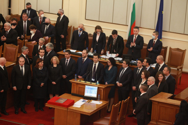 Парламент выбрал Николая Денкова премьер-министром
