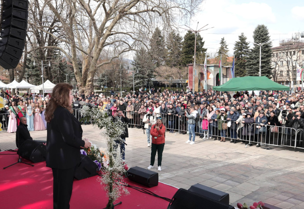 Президент Йотова: Споры вокруг Совета мира вредят имиджу Болгарии